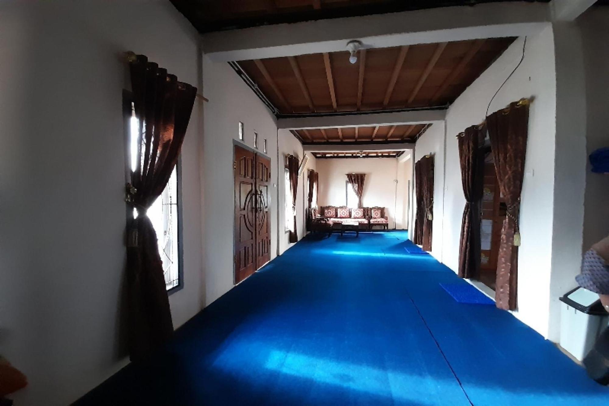 Oyo Homes 91248 Desa Wisata Banding Agung Danau Ranau Extérieur photo